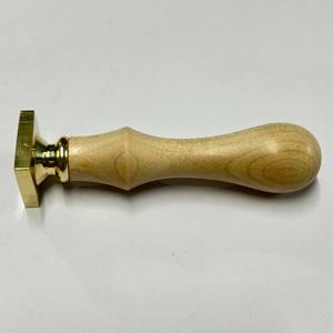 Sello de Cera Cuadrado de Latón de 22 mm Hecho a Mano con Madera de Arce, Sello de Cera Multiusos para Invitaciones de Boda - Product Image 3