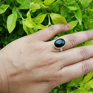 แหวนแบล็คออนิกซ์ เงินแท้ 925 แหวนพลอยทำมือ ขายส่ง เครื่องประดับสำหรับทุกเพศ - Product Image 2