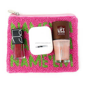 Monedero con cuentas rosa con cita de Reality TV, estilo Em, de boutique de cultura pop, venta al por mayor, mini cartera con cremallera, regalo atrevido para fans - Product Image 4
