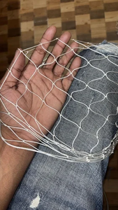 Filet anti-oiseaux en nylon durable pour la protection extérieure, le jardinage, l'agriculture, les balcons et les applications de construction, avec maille légère. - Product Image 2