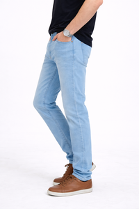 Jeans de Mezclilla SkyFade Classic Azul Claro, Corte Slim Fit para Hombre – Comodidad Diaria, Estilo Moderno, Tela Elástica Resistente - Product Image 2