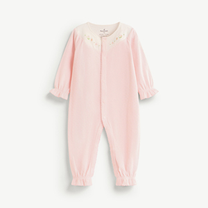 Combinaison bébé en coton jacquard à manches longues avec boutons pression pour nouveau-né fille ODM Vietnam - Product Image 1