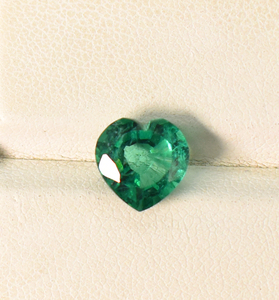 Zambian Emerald Heart Cut Vivid Green Lab Created Emerald Loose Gemstone with Visible Inclusions All Calibrated Sizes - Product Image 4