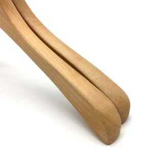 Cintres en bois naturel du fabricant direct, logo personnalisé - Prix compétitif, qualité supérieure, design moderne, cintre épais - Product Image 5