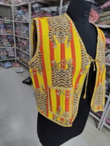Tiger Print <b>Quilted</b> Vest Women's V-Neck Sleeveless <b>Jacket</b> Summer Animal <b>Pattern</b> Polyester Wadding Lightweight Outerwear GIFT - Product Image 2