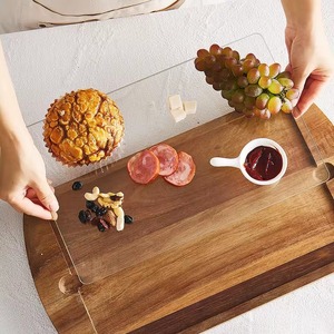 Planche à découper en bois durable et écologique de qualité supérieure avec insert en verre amovible, plateau de service pour charcuterie, poignée, bloc de préparation pour usage domestique - Product Image 3