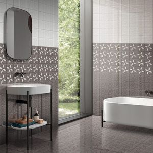 Carrelage céramique blanc brillant 300x600, finition élégante et minimaliste, surface murale adaptée aux bureaux, bâtiments commerciaux, grands espaces. - Product Image 3
