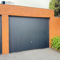 Porte de garage automatique à montage encastré en alliage d'aluminium invisible de haute qualité, avec lattes en bois thermolaquées sans joint, pour villa