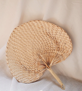 Ventilador de mano de bambú natural Técnica pintada de colores ecológica - Product Image 4