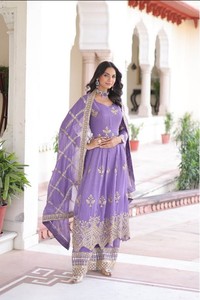 Ensemble de dupatta en tissu froissé argenté, réversible et infroissable pour femme - Prêt pour les fêtes, les mariages et Diwali, à porter toute l'année - Product Image 4