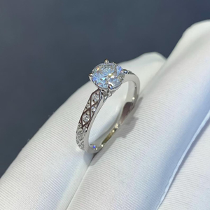 Anillo de Oro Sólido de 14k con Diamante de Laboratorio de Alta Calidad de 1.00CT, Certificado IGI, Montura de Catedral, Claridad VS+, Color D-F, Estilo Minimalista - Product Image 2