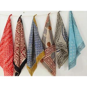 Pañuelo bandana de algodón indio hecho a mano, pañuelo cuadrado con estampado floral bohemio para mujer - Product Image 2