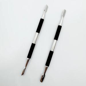 Ensemble d'outils pousse-ongles chirurgicaux Morje à double extrémité réutilisables en acier inoxydable pour manucure avec poignée noire - Product Image 3