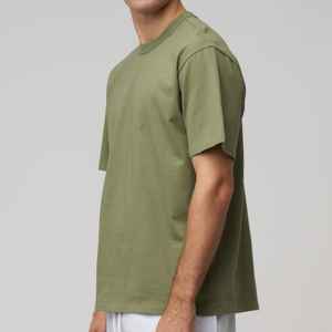 Camisetas de Algodón 100% de Primera Calidad, Fabricación al por Mayor, Personalizadas con Serigrafía, Color Verde Oliva, Corte Regular, Antiencogimiento - Product Image 2
