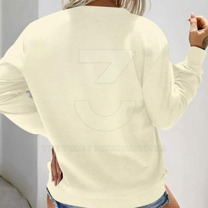Sudadera con Capucha de Felpa Gruesa 100% Algodón Estampada de Invierno para Mujer - Cálida, Transpirable y Estilo Urbano - Product Image 3