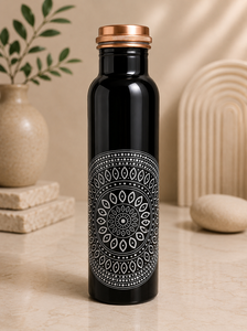 Botella de agua de cobre esmaltado floral multicolor de primera calidad con un patrón artístico de fuegos artificiales y tapa con acabado de cobre que combina tradición. - Product Image 5