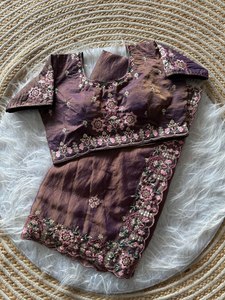 Choli de seda morado bordado con lentejuelas florales para mujer, ropa tradicional india para bodas. - Product Image 1