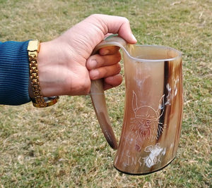 Mug en corne naturelle fait main de qualité export indienne, écologique, avec poignée, couvercle coulissant anti-fuite, capacité 500 ml, design classique - Product Image 4