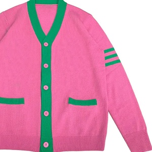 Cárdigan de punto grueso de acrílico con botones y cuello en V, estilo universitario, verde y rosa, a la moda, holgado, para invierno, venta al por mayor - Product Image 3