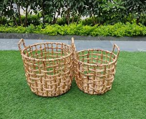 ทรงกลมพร้อมตะกร้าผักตบชวาทอพิเศษสําหรับจัดเก็บในบ้านและจัดเก็บองค์กรทําด้วยมือจากเวียดนาม - Product Image 5