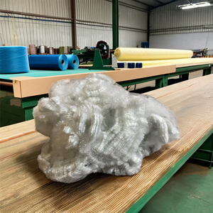 Vente en gros usine VIKOHASAN 15D H Fibres de polyester blanches lisses, creuses, recyclables, 100% ignifuges, antistatiques et résistantes à la chaleur - Product Image 1