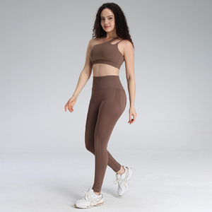 Legging Capri Gainant Personnalisé pour Femme – Taille Haute, Effet Seconde Peau, Idéal Entraînement - Product Image 4