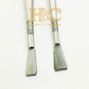 เครื่องมือแยกขนตาและยกขนตาแบบใหม่ ทำจากสแตนเลสสีเงิน พร้อมร่องสำหรับขนตาซ้าย ใช้สำหรับต่อขนตา เป็นมิตรต่อสิ่งแวดล้อม  สามารถปรับแต่งได้ - Product Image 5