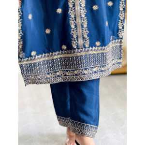 Haut de fête brodé et Dupatta avec séquence pour robes de bal - Product Image 5