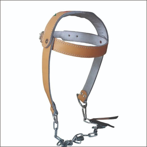 Arnés de entrenamiento de músculos cervicales de alta resistencia, equipo cómodo para levantamiento de pesas con cadena de acero y acolchado suave para soporte. - Product Image 3