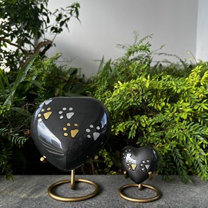 Urne funéraire décorative en forme de cœur rouge foncé avec accent cristal, urne commémorative pour cendres d'adultes, urne cœur souvenir - Product Image 5