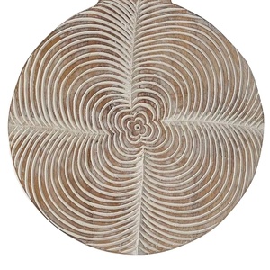 Tabla de cortar de madera de mango redonda hecha a mano con intrincado tallado en espiral bandeja de madera rústica ecológica para servir alimentos - Product Image 1