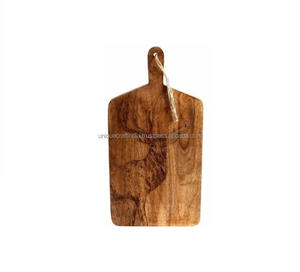 Tabla de quesos de madera UniCurve | Plato elegante para picar y servir con mango curvo para un entretenimiento con estilo | Artesanía única India - Product Image 4