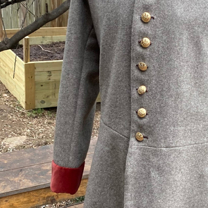 Manteau en laine de style réplique américain, classique et authentique, inspiré des vestes de cérémonie américaines. - Product Image 3