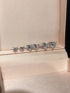 ต่างหูเพชรทรงหัวใจทองคำขาว 14K เพชรเพาะเลี้ยงสี F แบบหนามเตย ดีไซน์คลาสสิกเรียบง่าย สำหรับผู้หญิง สวมใส่ได้ทุกวัน - Product Image 3