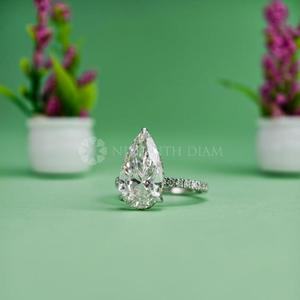 Anillo de Diamantes con Corte Pera Cultivado en Laboratorio en Oro Blanco de 18K para Exportación al por Mayor de Proveedor y Fabricante Indio - Product Image 3
