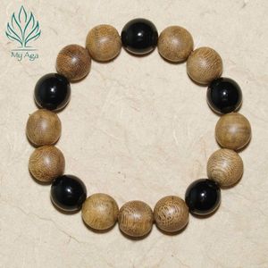 สร้อยข้อมือไม้กฤษณาธรรมชาติที่ต้องมี รุ่น AL-SB-0014-12 สำหรับสวมใส่ทุกวัน ประดับด้วยลูกปัดปะการัง 5 เม็ด และลูกปัดไม้กฤษณา 12 เม็ด กลิ่นหอมเฉพาะตัว - Product Image 3