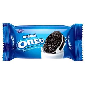 PROMO Biscuits sandwich Oreo 119,6g, biscuits sandwich croustillants à la vanille, biscuits populaires et tendance - Product Image 5