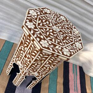 Mesa de Cajones con Incrustaciones de Hueso de ILAHI, Diseño Moderno con Detalles de Ágata, Almacenamiento de Tres Niveles, Mueble Portátil para Sala de Estar/Hogar - Product Image 3