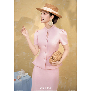 Blusa Elegante Rosa para Mujer con Cuello Mandarín y Abertura en el Escote, Estilo Peplum, para Oficina o Casual, Corte Entallado, Transpirable, DORIS - Product Image 5