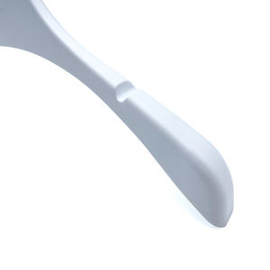 Perchas de Plástico Translúcidas de Buena Calidad, Fabricante Directo, Perchas de Plástico de Lujo Personalizadas con Logotipo Impreso - Product Image 3