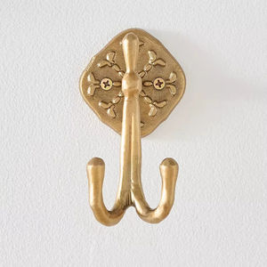 ตะขอแขวนผนังอะลูมิเนียมหล่อแบบทันสมัยสำหรับตกแต่งบ้านสไตล์มินิมอล ดีไซน์เรียบหรูและช่วยประหยัดพื้นที่ - Product Image 1