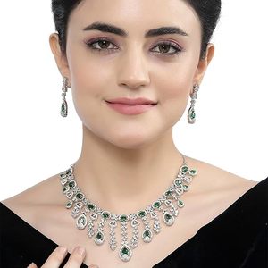 Ensemble collier, boucles d'oreilles et parure de tête pour femme, en argent plaqué, imitation perle, design géométrique, style classique - Product Image 2