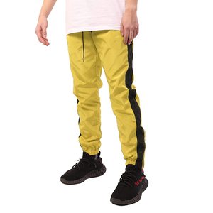 Pantalon de survêtement jaune pour homme avec bande latérale noire, taille élastique, cordon de serrage, décontracté, léger, en polyester respirant - Product Image 2