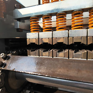 Machine de traitement des noix de cajou, tête de coupe à 8 lames, capacité 200-250 kg/h, qualité supérieure du Vietnam, pour usage industriel. - Product Image 2