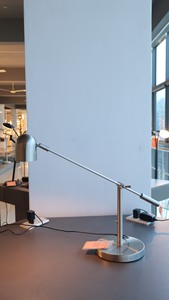 Lampe de bureau minimaliste en métal et acier, abat-jour en forme de dôme, LED 5000K lumière du jour, contrôle par interrupteur, AC 220V, Lumetal - Product Image 3