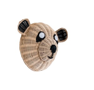 Décoration murale minimaliste pour chambre de garçon, visage de panda en rotin tressé, thème faune, fibre de rotin naturelle. - Product Image 1