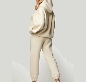 Ensemble de survêtement personnalisé épais et oversize avec sweat à capuche zippé et pantalon ample, imprimé, orné de strass, uni, coupe décontractée - Product Image 2