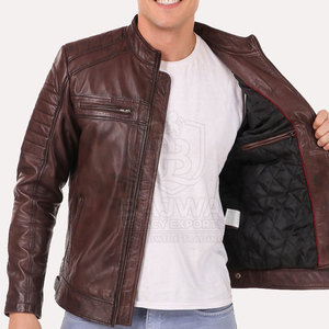 Chaqueta de motociclista premium hecha con tela de calidad y estilo atemporal para viajes en motocicleta y ropa urbana. - Product Image 4