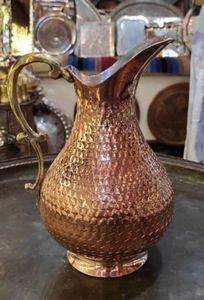 Ensemble de carafes en cuivre pour une présentation d'eau haut de gamme, ensemble en métal avec verres, durable, réutilisable, vaisselle de cuisine et de salle à manger. - Product Image 5