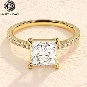 Bague de Fiançailles et d'Éternité Classique pour Femme Charm_Jewells en Argent Plaqué Or Rose 18K avec Moissanite Taille Coussin et Sertissage à Griffes IGI - Product Image 1